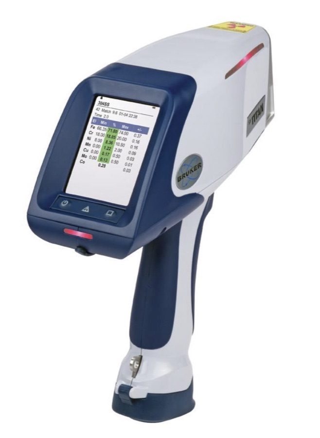 XRF analyser for alloy composition